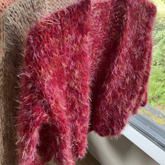 Vest rood mohair fantasiegaren